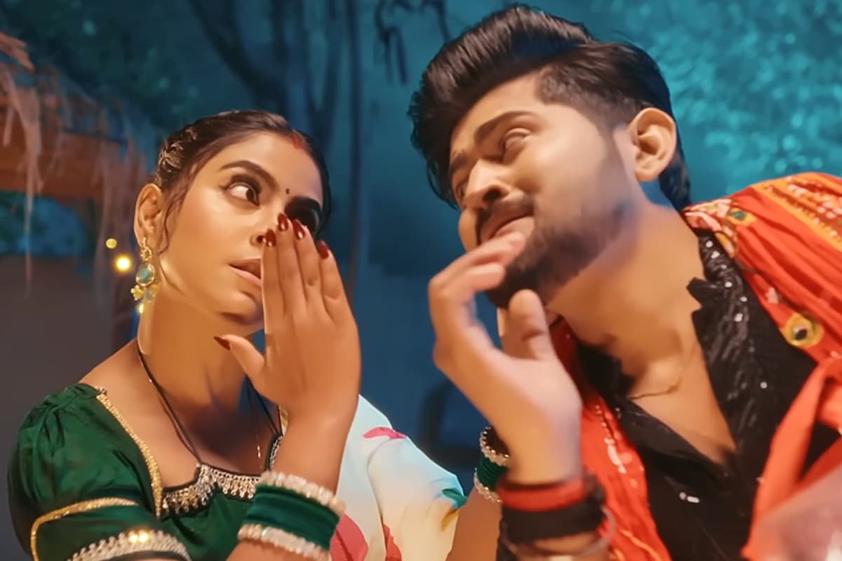 Shivani Singh New Bhojpuri Song Bina Bate Ke Mard Se Ladani