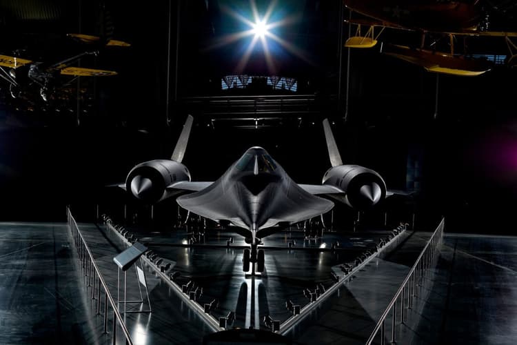 शनिवार को भरी उड़ान, शुक्रवार को अमेरिका पहुंचा जासूसी विमान SR-71; क्या है टाइम ट्रैवल का सच?