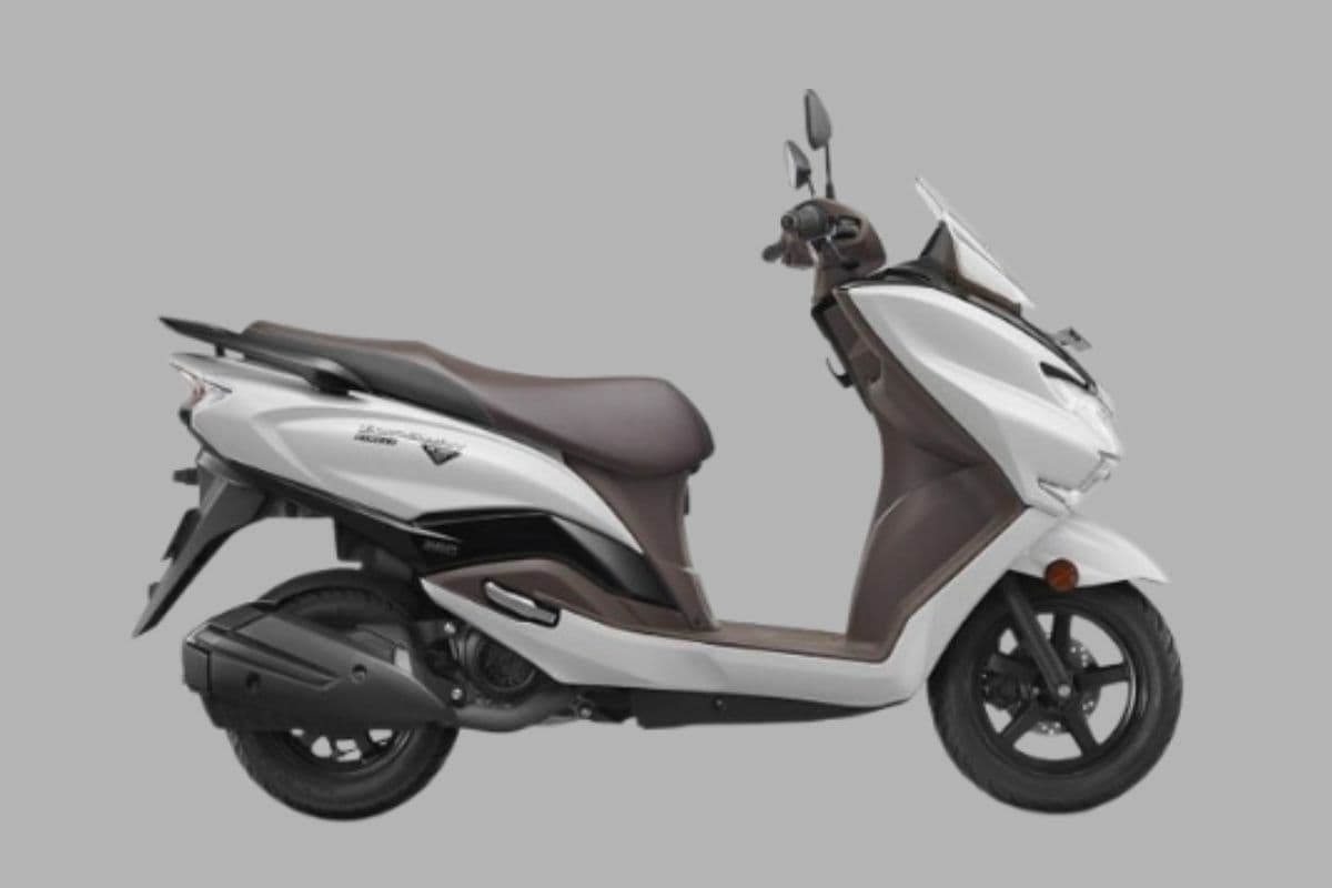 Suzuki Burgman Street 125 EX लॉन्च, अब नए व्हाइट-ग्रे कलर में मिलेगा प्रीमियम स्कूटर