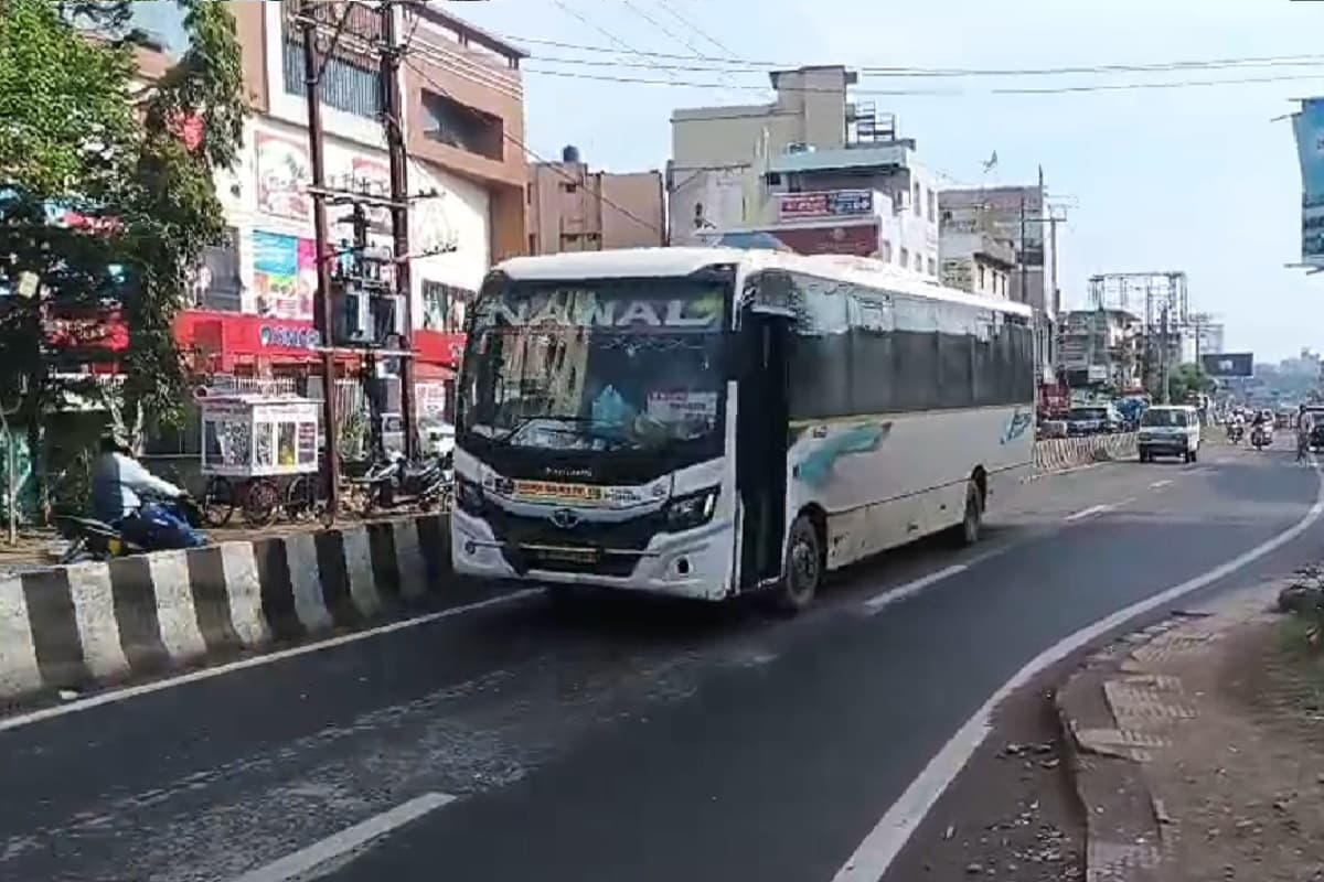 ईद और सरहुल के दिन रांची में उड़ीं नियमों की धज्जियां, नो एंट्री में दनादन दौड़े भारी वाहन