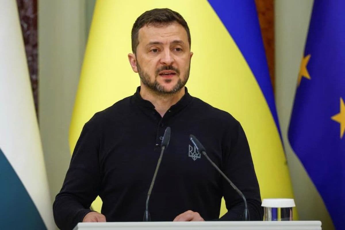 Zelenskyy Claims russia satellite images us bases Iran attack