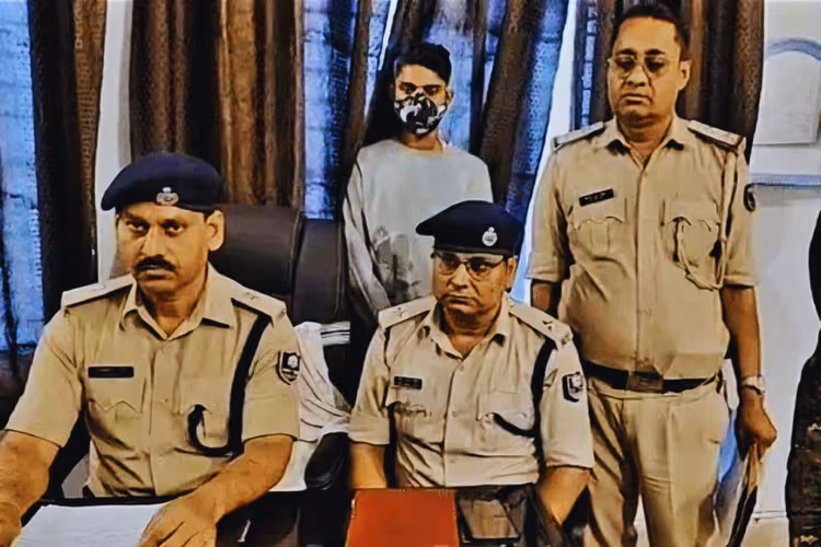 एक साल तक पुलिस को छकाता रहा 'बाबा', आरा तनिष्क लूटकांड के 7वें आरोपी को STF ने रांची से दबोचा