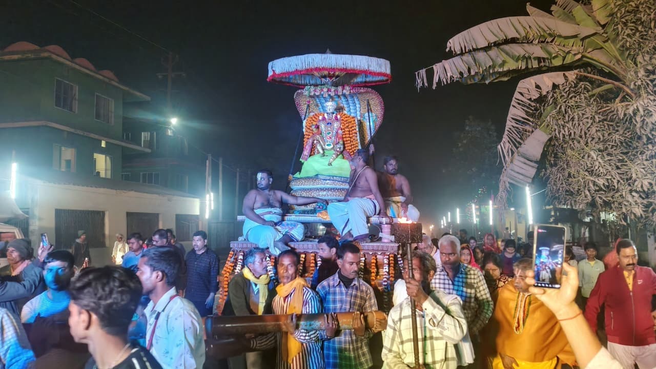 वरदराज पेरुमल देवस्थानम में 11वें ब्रह्मोत्सव के तहत निकाली गयी भव्य रथ यात्रा