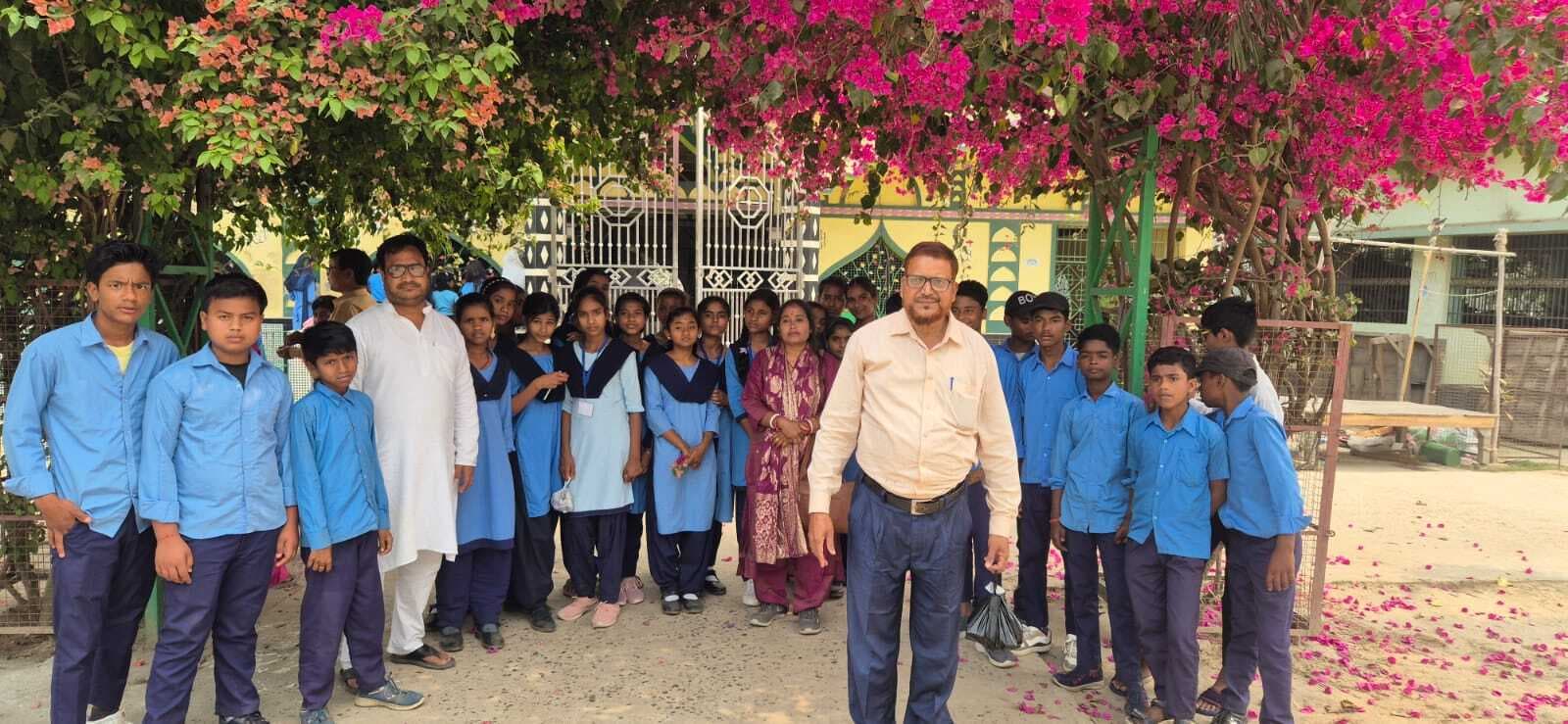 मवि तेघड़ा के छात्रों ने एतिहासिक स्थल का किया भ्रमण