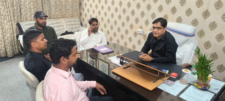 Giridih News :7.35 करोड़ राजस्व संग्रहण के एवज में छह करोड़ की हुई वसूली