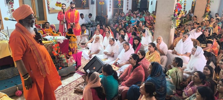 Giridih News :प्रशासन डीजे पर रोक नहीं लगाये, सुरक्षा व्यवस्था कड़ी हो : साक्षी जी महाराज