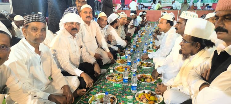 Giridih News :रमजान धैर्य, त्याग व सेवा की सीख देता है : सुदिव्य