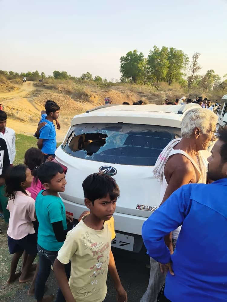 Giridih News :बेहोशी की हालत में वाहन में मिली छात्रा, अपहरण का मामला दर्ज