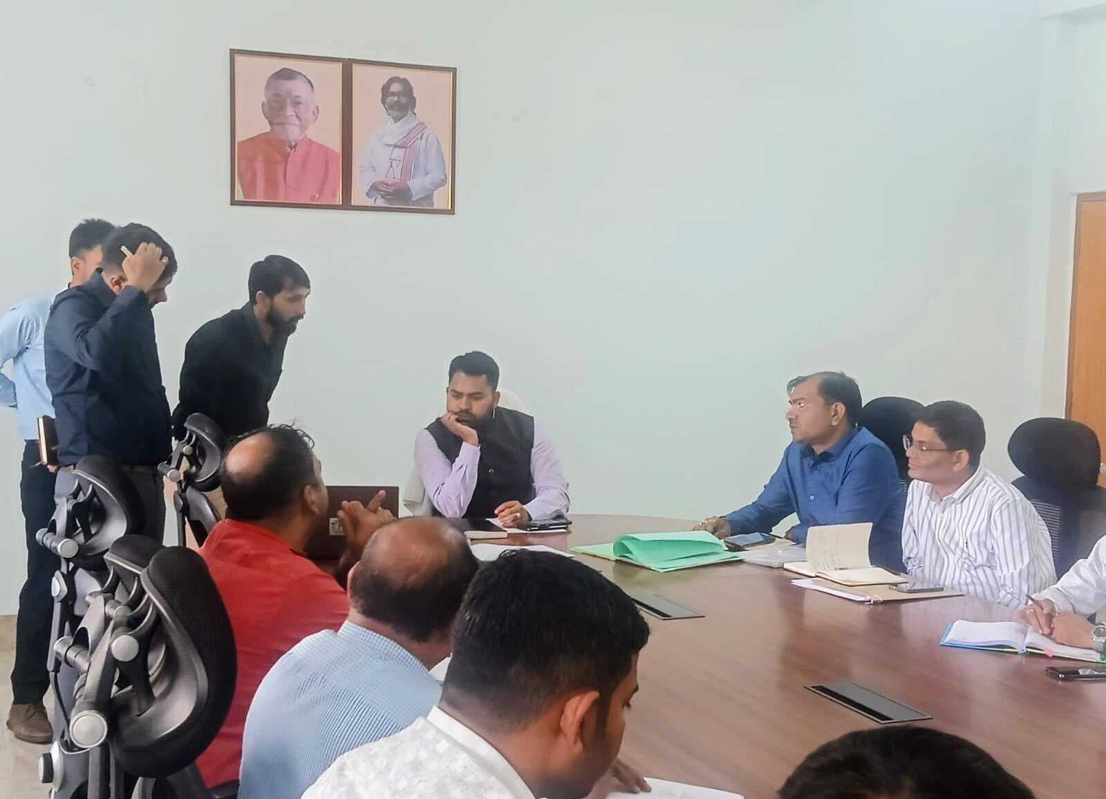 Dhanbad News: जलापूर्ति संबंधित शिकायत के लिए पोर्टल और क्यूआर कोड जारी