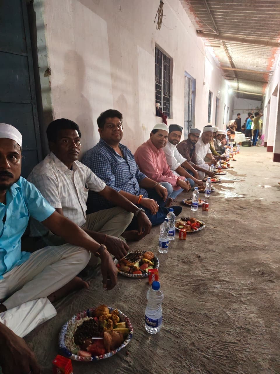 विकास विद्यालय में इफ्तार पार्टी का आयोजन, रोजेदार हुए शामिल