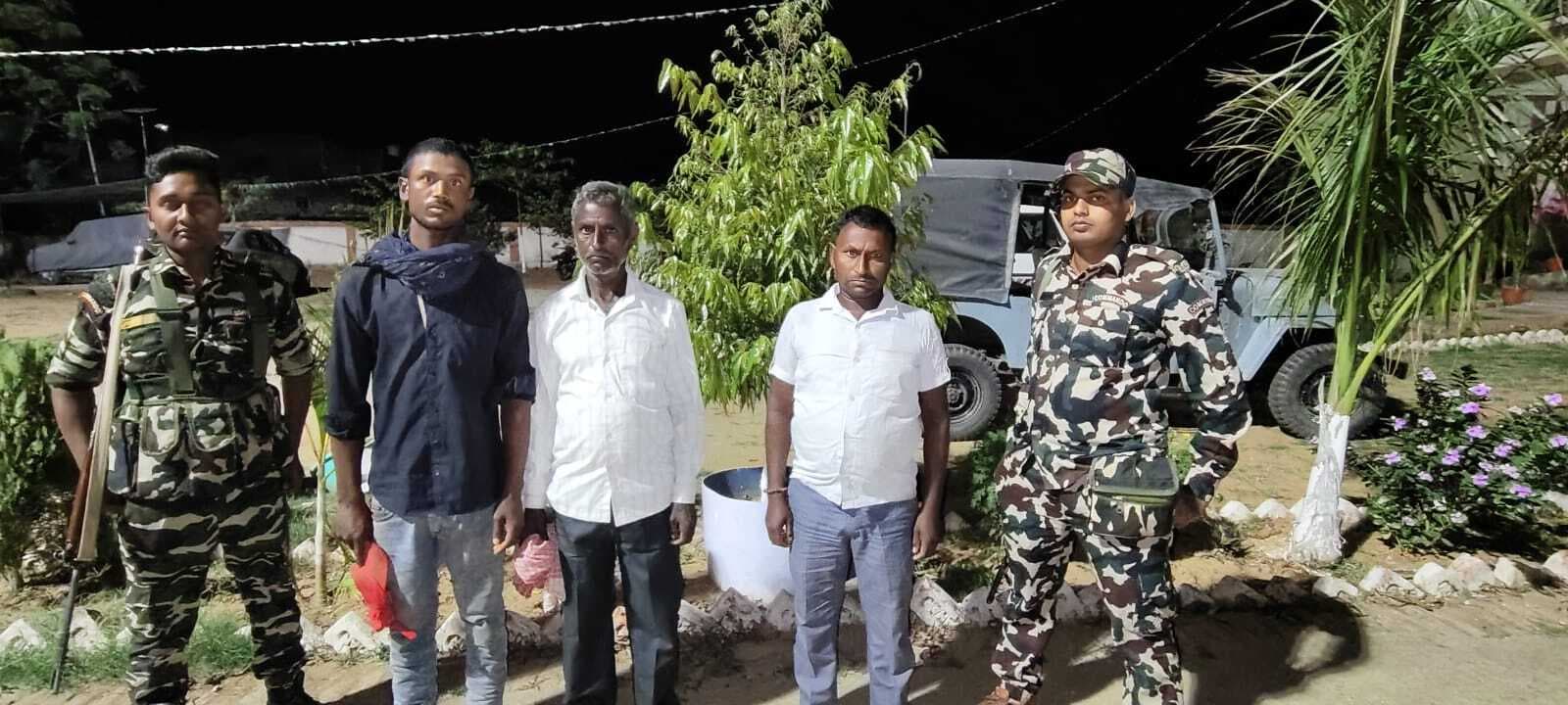 पुलिस ने तीन वारंटियों को किया गिरफ्तार