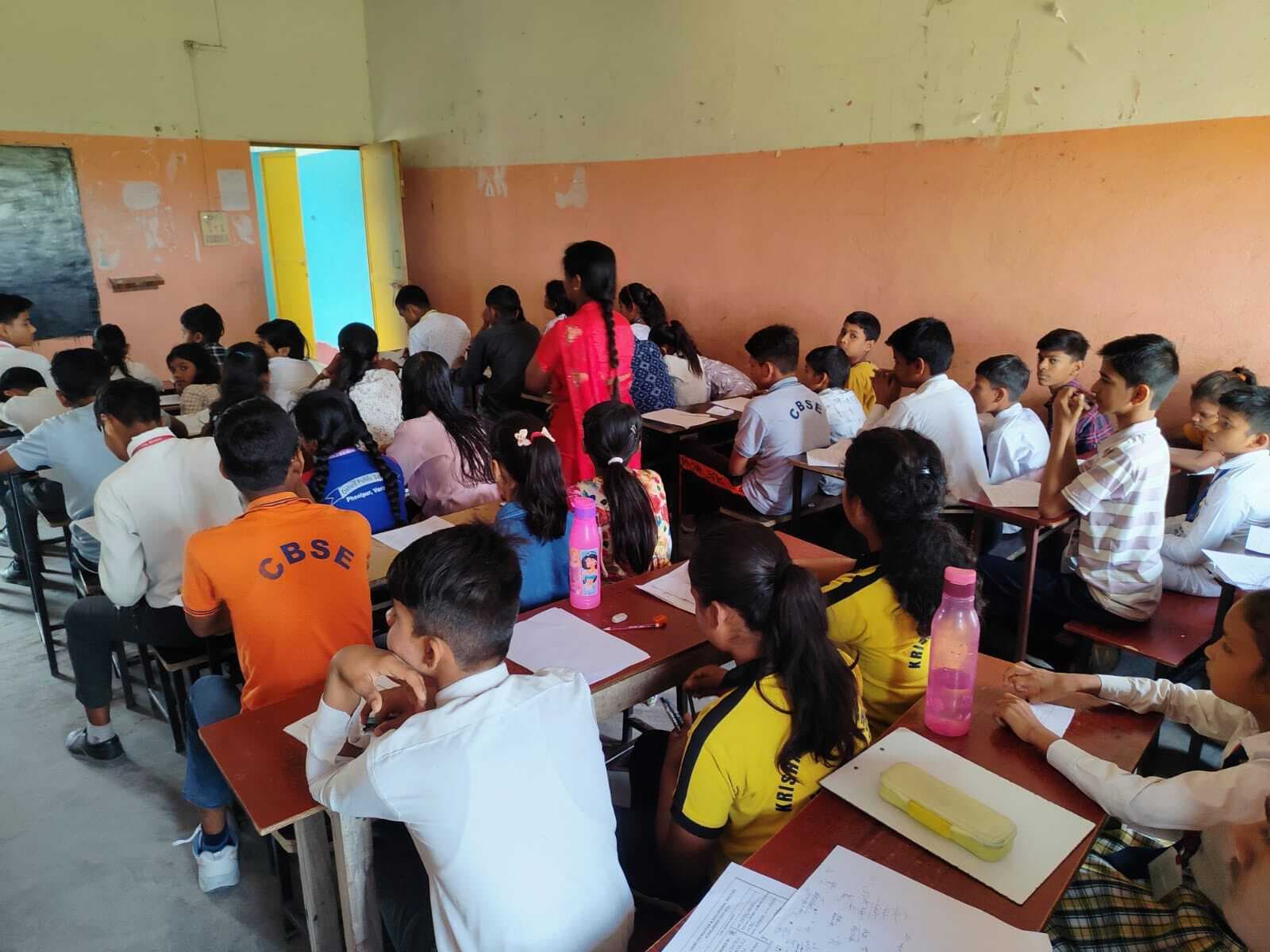 कृष्णा सेंट्रल स्कूल में छात्रवृत्ति परीक्षा में 500 बच्चों ने लिया हिस्सा