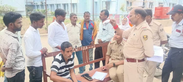 मुंडेश्वरी से दर्शन कर लौट रहे युवक की सड़क हादसे में मौत, दूसरा गंभीर