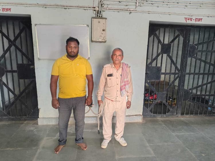 फुल्लीडुमर थाना का वांछित नक्सली अंगद कुमार सिंह गिरफ्तार, भेजा जेल