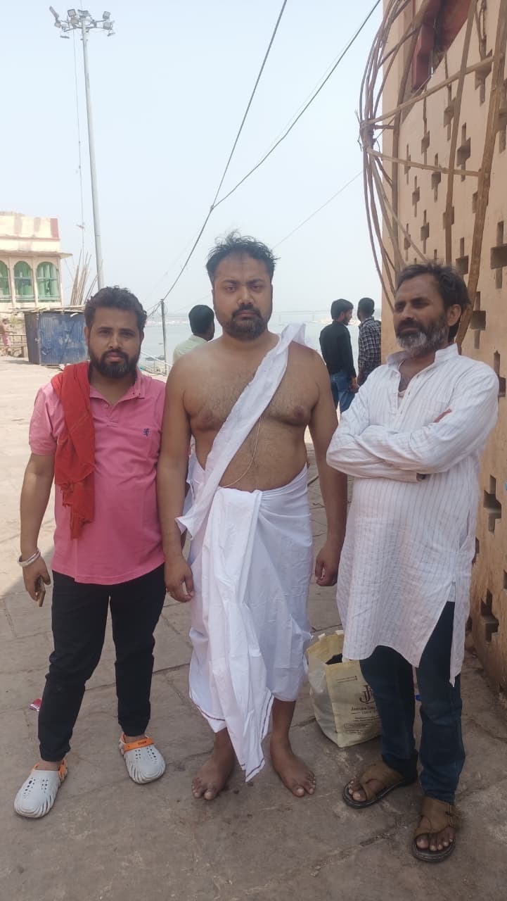 मणिकर्णिका घाट पर मुख्य पार्षद की पत्नी का किया गया दाह संस्कार, बड़े पुत्र ने दी मुखाग्नि