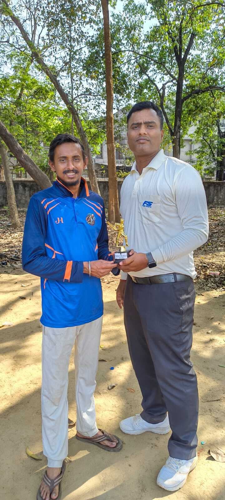 Jsca a division cricket league : रोमांचक मैच में एल टाउन की टीम दो विकेट से जीती