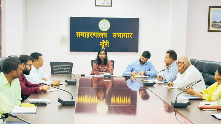 उपायुक्त ने जल महोत्सव पखवाड़ा की समीक्षा की