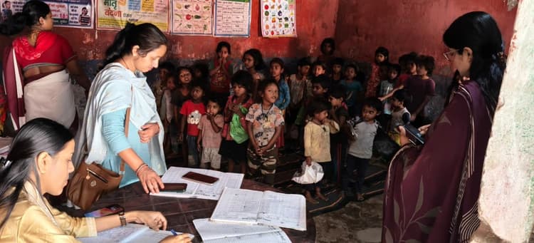 डीपीओ ने आंगनबाड़ी केंद्रों का किया निरीक्षण, स्वच्छता का ख्याल रखने का दिया निर्देश