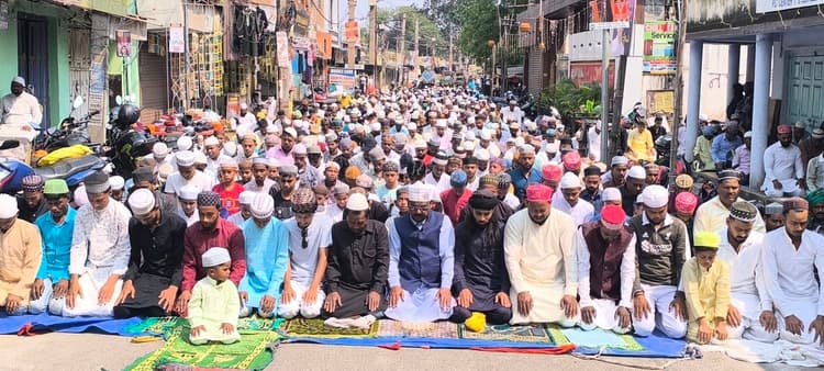 Giridih News :अकीदत के साथ अदा की गयी अलविदा जुम्मे की नमाज