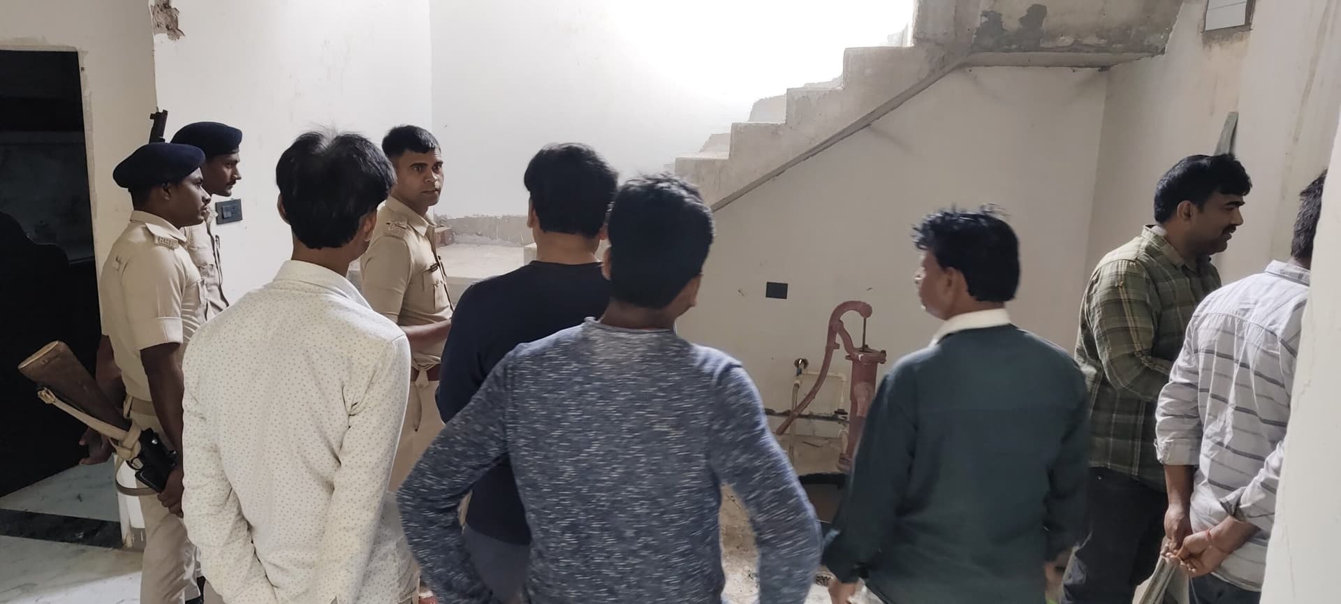 शिक्षक के घर से मोटर की चोरी, जांच में जुटी पुलिस