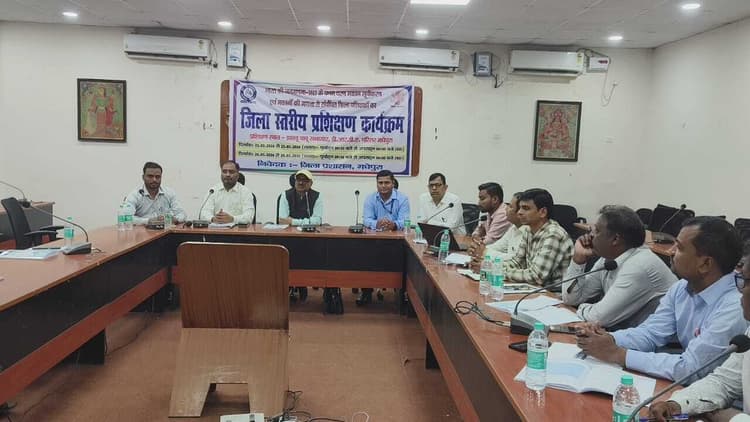 जनगणना-2027 को लेकर फील्ड प्रशिक्षकों को विशेष प्रशिक्षण