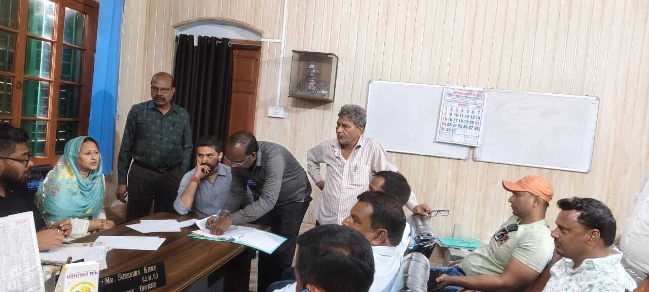 मधुपुर नगर परिषद में योजनाओं की डाक बंदोबस्ती, टोल टैक्स से लेकर बस स्टैंड तक हुआ आवंटन