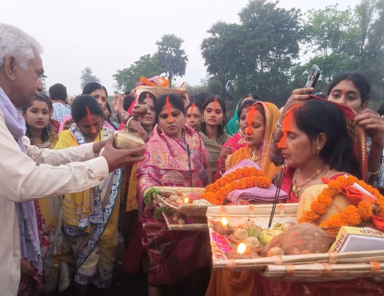 Bokaro News : उगते सूर्य को अर्घ्य के साथ चैती छठ छठ संपन्न