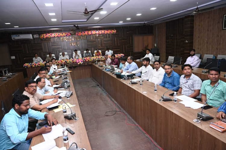 स्वास्थ्य सेवाओं में लापरवाही बर्दाश्त नहीं: उपायुक्त