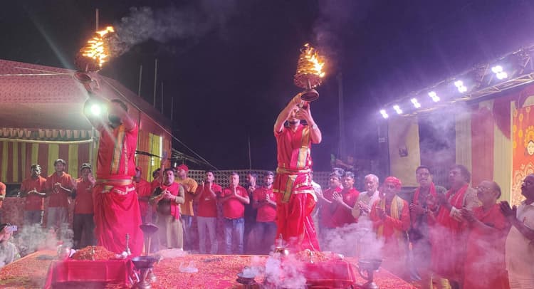 मां बागेश्वरी सिद्धपीठ में काशी की तर्ज पर महाआरती