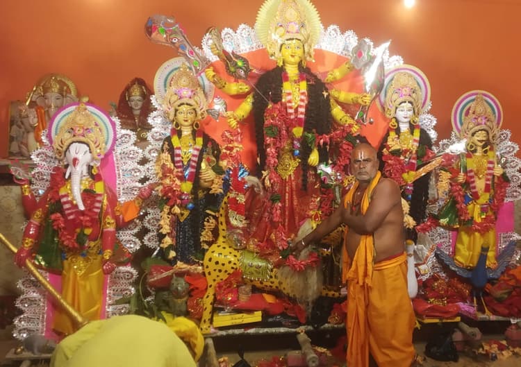 हरिराही व बेलापेमू मां दुर्गा मंदिर पर उत्सव जैसा माहौल
