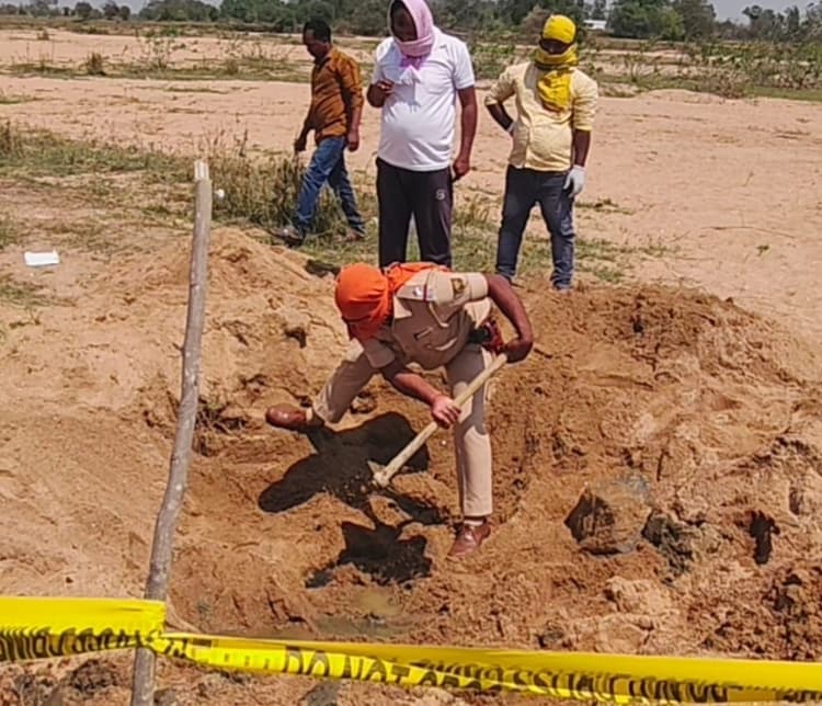 शराब पीकर हंगामा कर रहे व्यक्ति की परिवार के सदस्यों ने की पीटकर हत्या