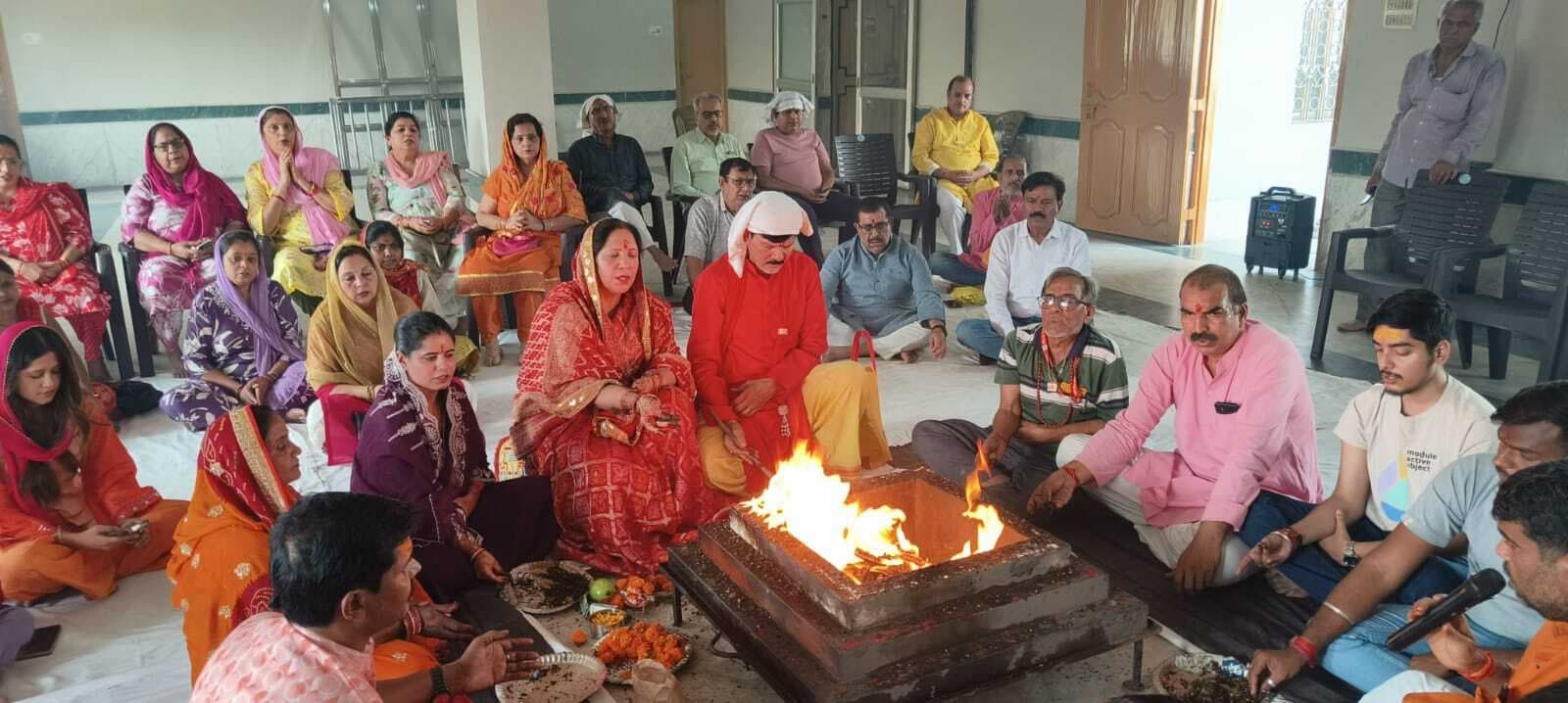 Dhanbad News: माता रानी के जयकारे से गूंजा शक्ति मंदिर