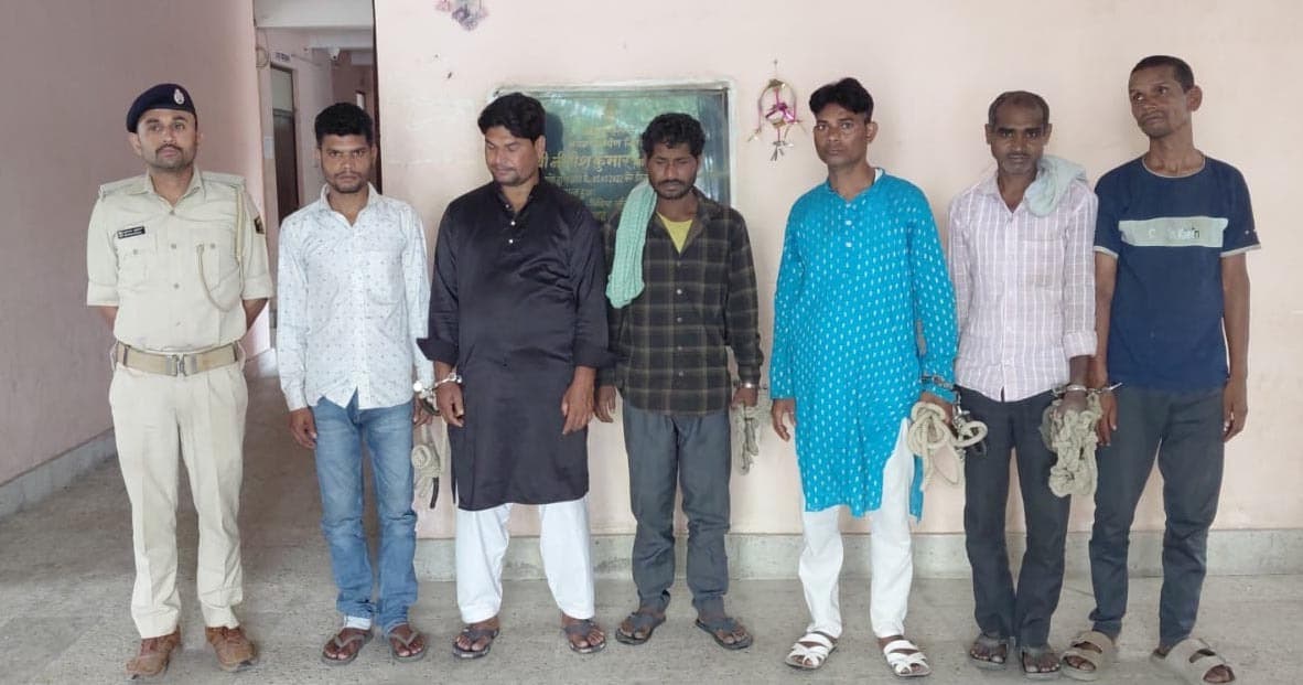 61 लीटर शराब जब्त, छह शराबी गिरफ्तार