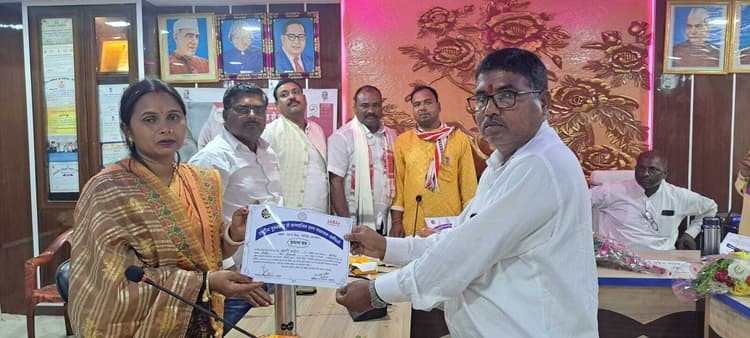 Giridih News :बिहार के मुखियाओं ने कपिलो पंचायत का किया भ्रमण