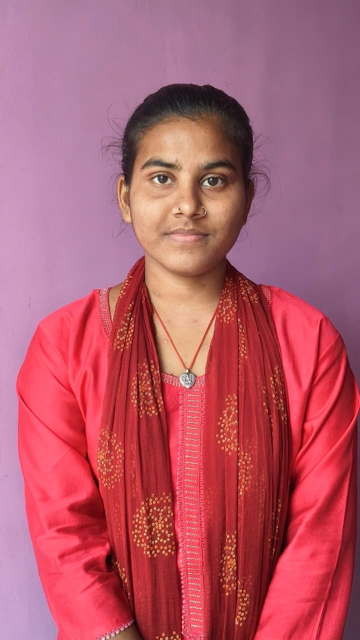 रिटायर्ड फौजी के बेटी ने मैट्रिक में किया कमाल, 476 अंक के साथ राज्य में हासिल किया चौथा स्थान