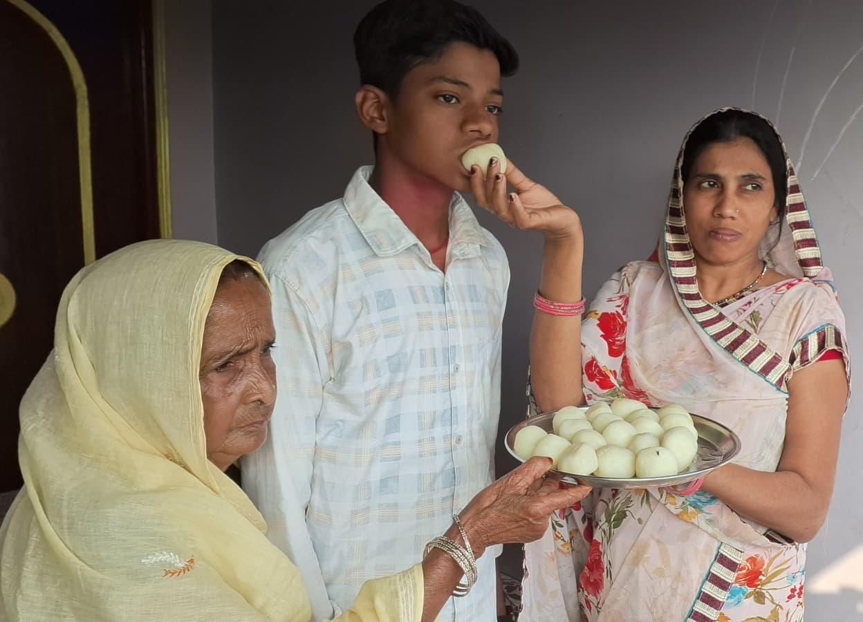 छात्र प्रिंस ने जिला में टाॅप टेन में स्थान प्राप्त कर किया नाम रौशन