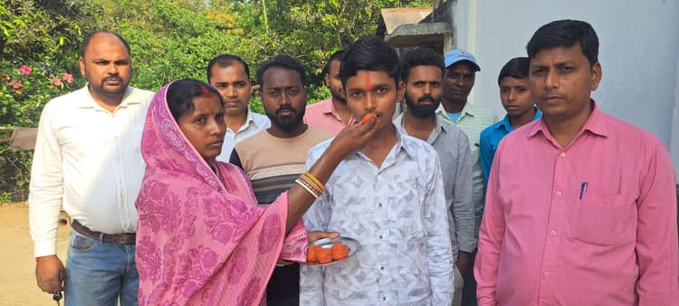 राज्य स्तर पर टॉप टेन में शामिल हुआ अनुज, मिल रही बधाई