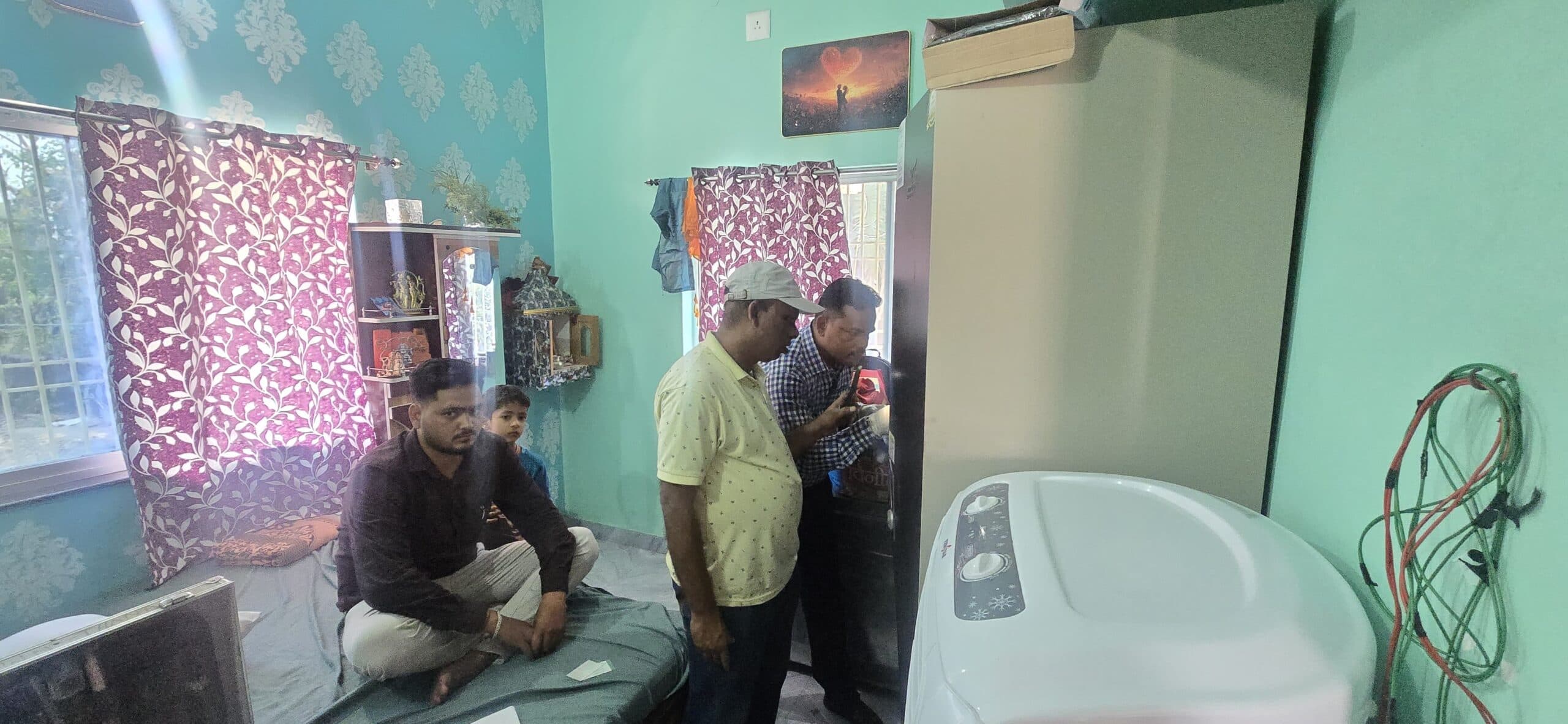 Giridih News :सोनबाद पहुंचकर एक्सपर्ट ने लिया फिंगर प्रिंट