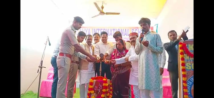 स्कूल के वार्षिकोत्सव पर खेल खेल में पढ़ाई करने के टिप्स की दी गयी जानकारी