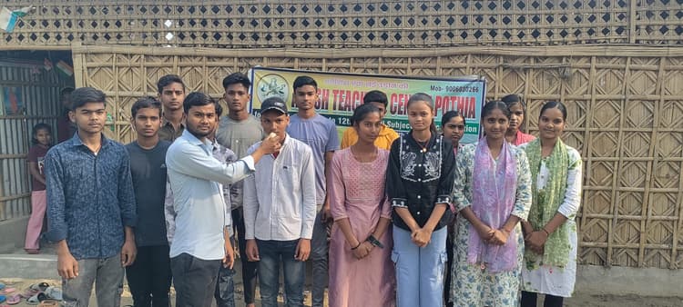 मैट्रिक परीक्षा परिणाम में छात्र-छात्राओं ने लहराया परचम