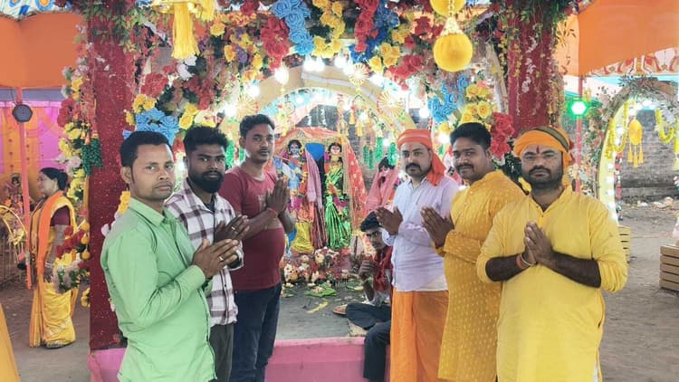 अखंड संकीर्तन में उमड़ी श्रद्धालुओं की भीड