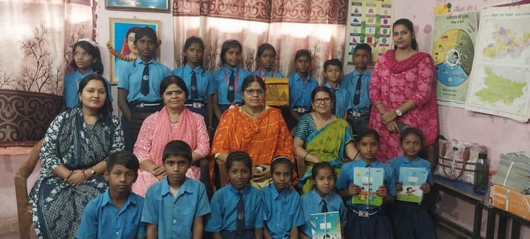 सत्र समापन पर छात्र-छात्राओं को दी गयी विदाई