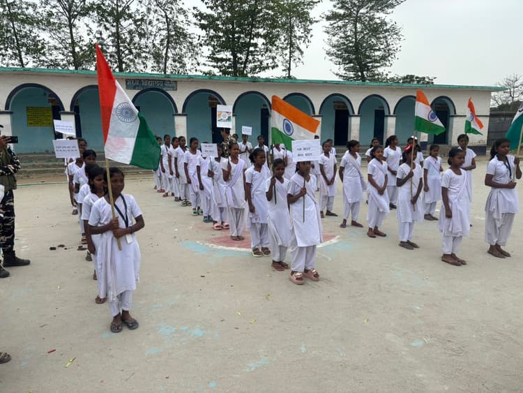 कस्तूरबा की छात्राओं ने किया योग