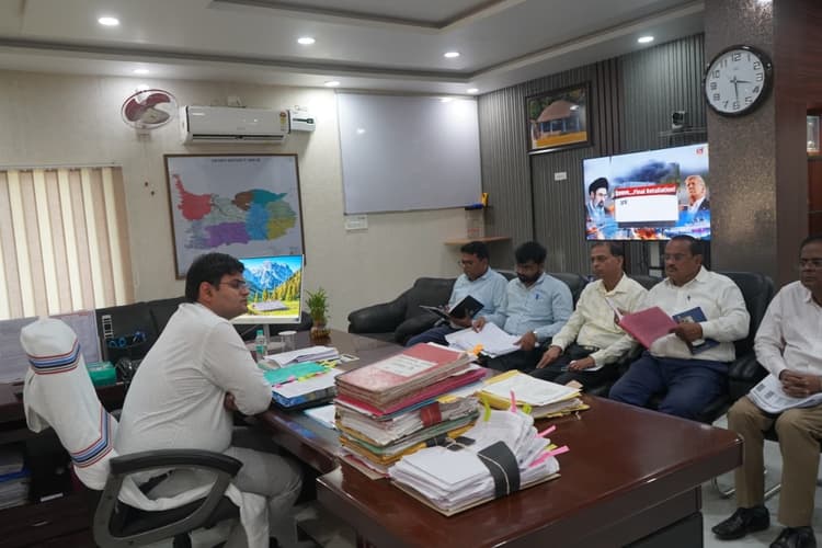 समन्वय के साथ काम कर लक्ष्य को प्राप्त करें : डीएम