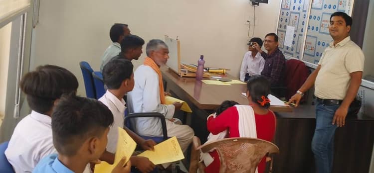 पहले दिन 40 लोगों के आंखों की हुई जांच
