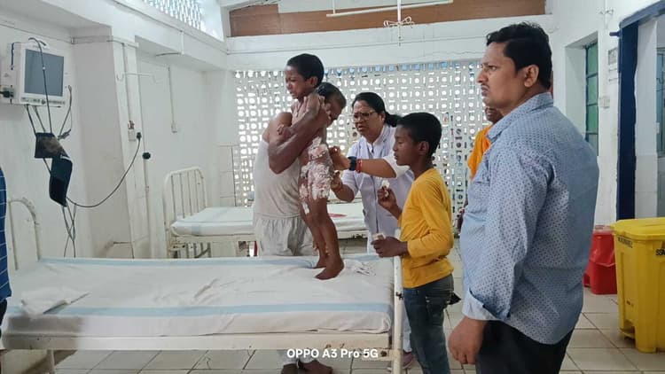 अलमीरा में रखा गर्म दूध बालक के उपर गिरा, रेफर