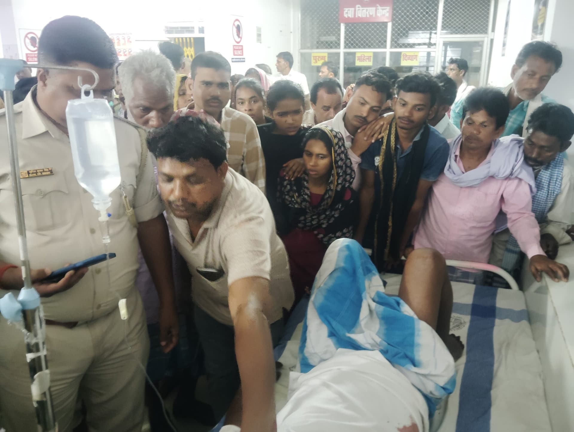 दो बाइक की टक्कर में दो लोग हुए जख्मी दो बाइक की टक्कर में दो लोग हुए जख्मी