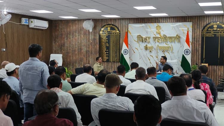 गैस वितरण में लापरवाही या कालाबाजारी पर होगी सख्त कार्रवाई