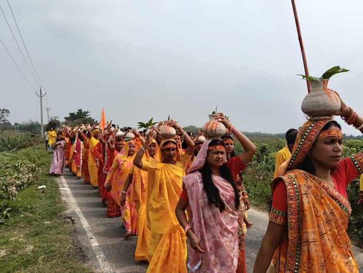 भगवान बजरंग बली की मूर्ति की प्राण प्रतिष्ठा, निकाली गयी भव्य कलश यात्रा