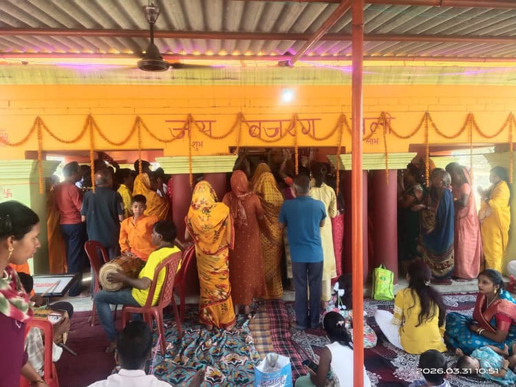 मंदिर के 54वें स्थापना दिवस पर अखंड कीर्तन